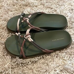 American Eagle sandals. Size 6. Great condition. Never worn just tried on.